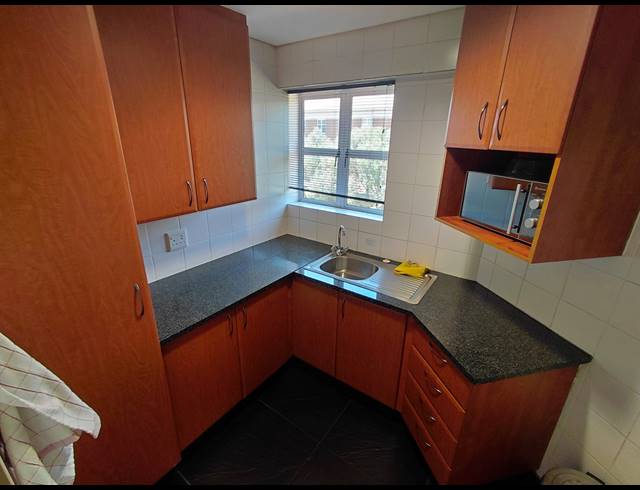 104M² OFFICE TO LET IN FOURWAYS